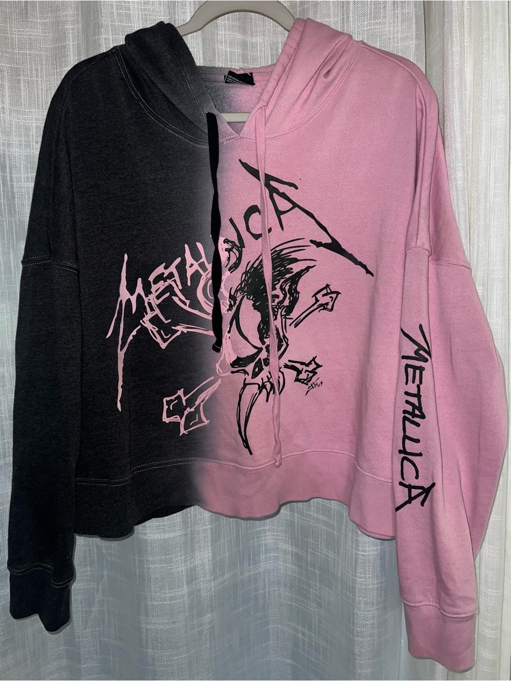 Metallica Jagged Skull Split-Dye Crop Hoodie pink black Large Alt Goth Emo Punk